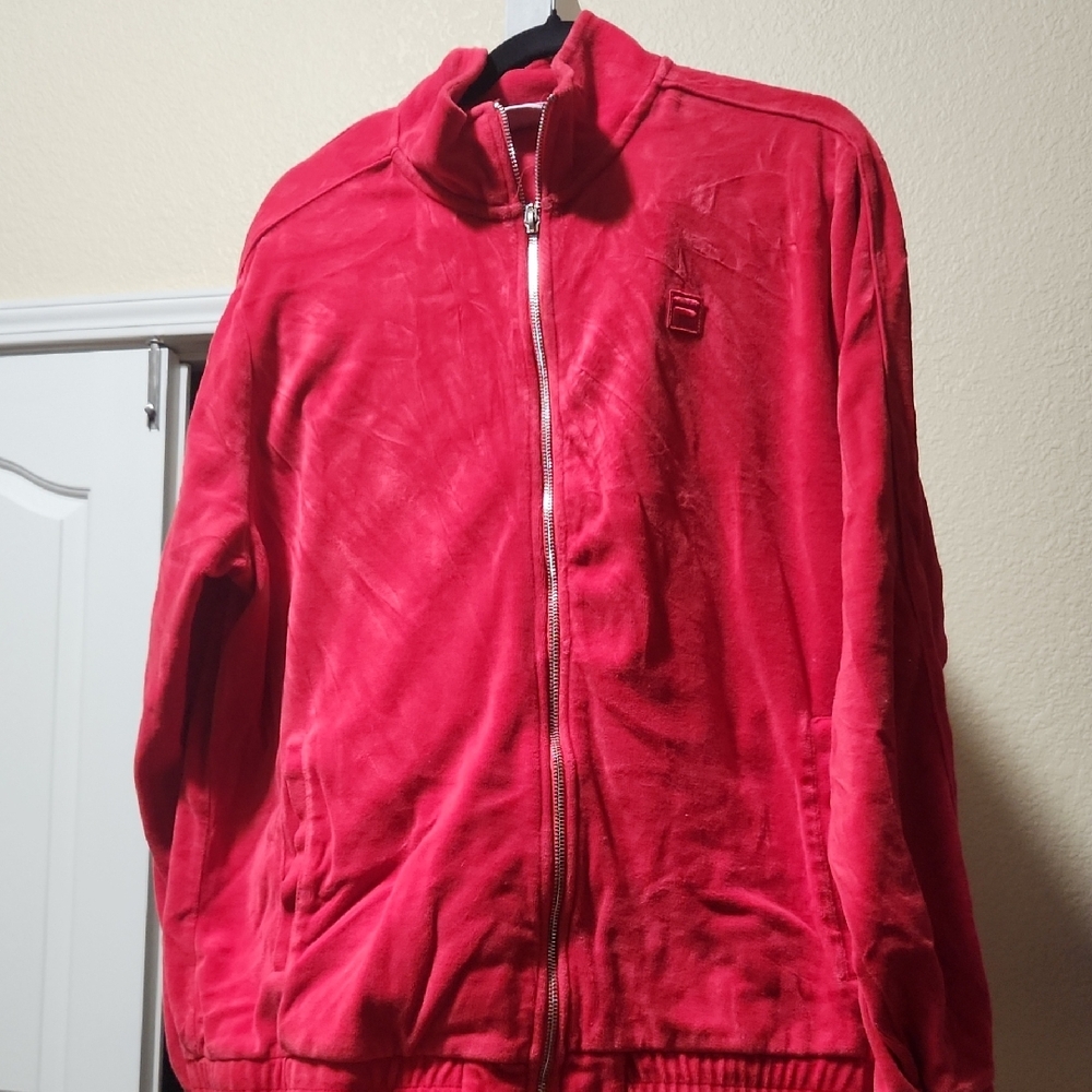 Men Fila Bold Red Sweatsuit! Just In Time For Christmas